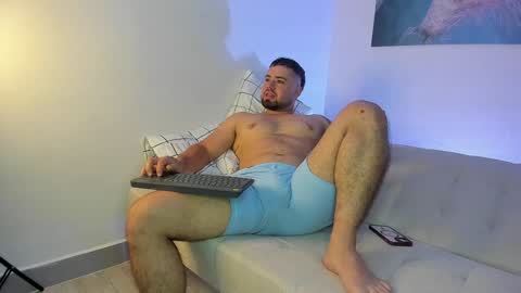 Snapshot of alexandro_king chatting on 01-19-25, 01:10 ALEX online show from 01-19-25, 01:10