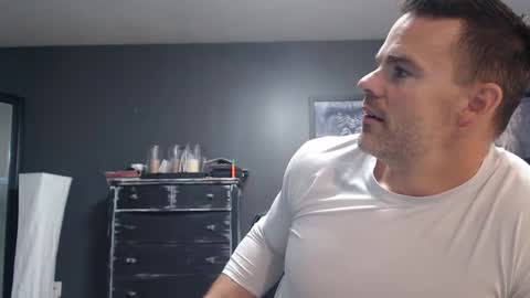 Alex online show from 09-19-25, 01:12