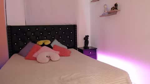 Alexis online show from 09-17-25, 05:20