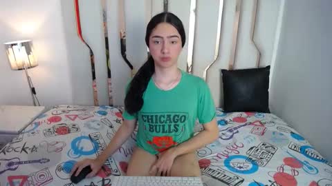 -- ALEXIS -- online show from 10-31-25, 12:33