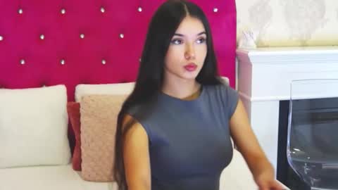 Snapshot of alexisdevine chatting on 09-18-25, 04:25 alexisdevine online show from 09-18-25, 04:25