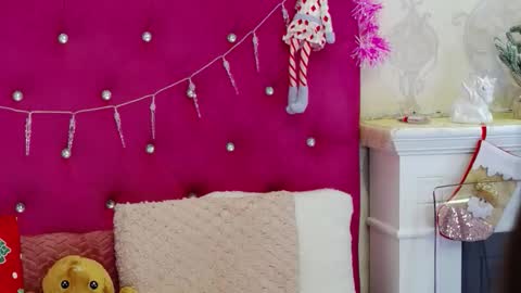 Snapshot of alexisdevine chatting on 12-15-25, 05:23 alexisdevine online show from 12-15-25, 05:23