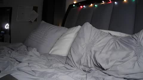 Snapshot of alexisrose517 chatting on 12-20-24, 03:03 Alexis Rose online show from 12-20-24, 03:03