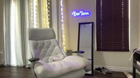 Alex Mann online show from 10-02-25, 04:14