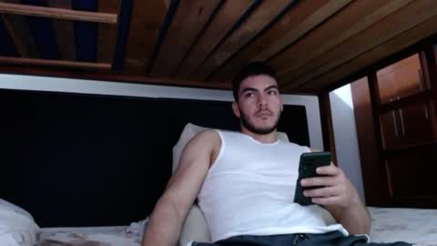 Snapshot of alexsb1998 chatting on 02-19-25, 06:55 alexsb1998 online show from 02-19-25, 06:55