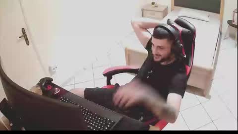 Snapshot of alexthepro00 chatting on 10-01-25, 04:46 alexthepro00 online show from 10-01-25, 04:46