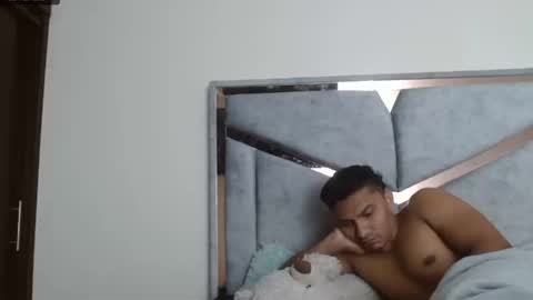 alex y luisa online show from 09-10-25, 04:18