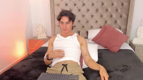 Alexxander Hall online show from 01-17-26, 01:43