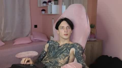 Alex online show from 10-16-25, 04:30