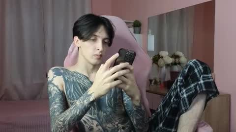 Alex online show from 10-24-25, 02:35