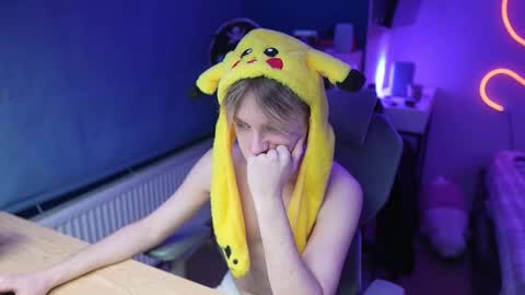 Snapshot of alexycutie chatting on 01-08-26, 03:14 Alexycutie online show from 01-08-26, 03:14