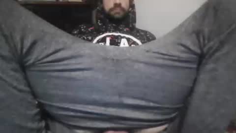 Snapshot of alferezsolvajo chatting on 02-13-26, 12:28 alferezsolvajo online show from 02-13-26, 12:28