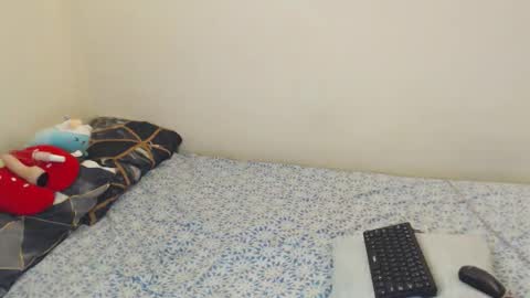 algiz_ online show from 11-10-25, 11:04