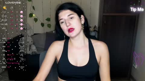 Snapshot of alianna_solo_kiss chatting on 01-03-25, 12:30 Alianna online show from 01-03-25, 12:30