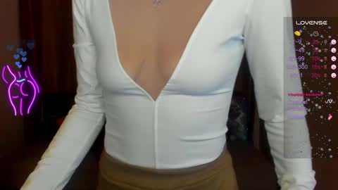 Snapshot of alianna_solo_kiss chatting on 01-05-25, 06:24 Alianna online show from 01-05-25, 06:24
