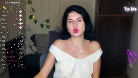 Snapshot of alianna_solo_kiss chatting on 01-11-25, 02:58 Alianna online show from 01-11-25, 02:58