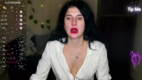 Snapshot of alianna_solo_kiss chatting on 01-13-25, 12:24 Alianna online show from 01-13-25, 12:24