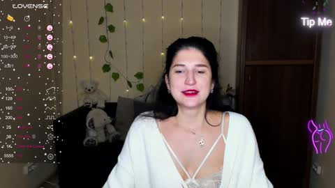 Snapshot of alianna_solo_kiss chatting on 01-21-25, 06:33 Alianna online show from 01-21-25, 06:33