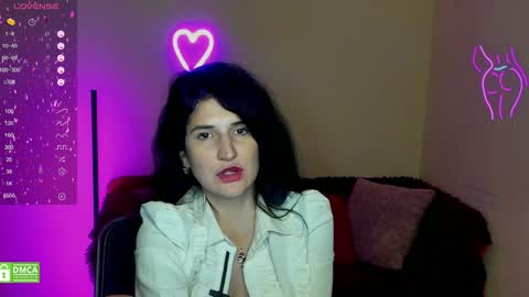 Snapshot of alianna_solo_kiss chatting on 01-22-25, 01:11 Alianna online show from 01-22-25, 01:11