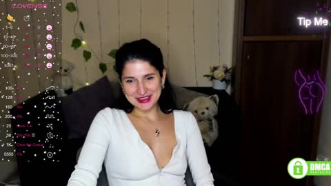 Snapshot of alianna_solo_kiss chatting on 01-29-25, 09:44 Alianna online show from 01-29-25, 09:44