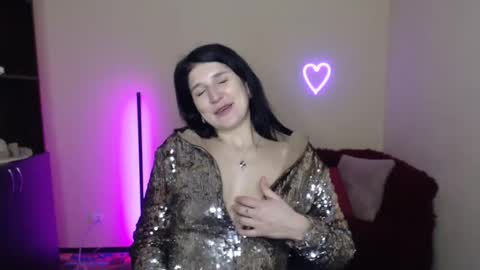 Snapshot of alianna_solo_kiss chatting on 02-19-25, 03:49 Alianna online show from 02-19-25, 03:49
