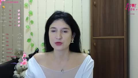 Snapshot of alianna_solo_kiss chatting on 03-08-25, 12:20 Alianna online show from 03-08-25, 12:20