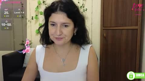 Snapshot of alianna_solo_kiss chatting on 10-04-25, 05:27 Alianna online show from 10-04-25, 05:27