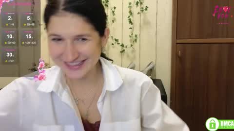 Snapshot of alianna_solo_kiss chatting on 10-12-25, 11:20 Alianna online show from 10-12-25, 11:20