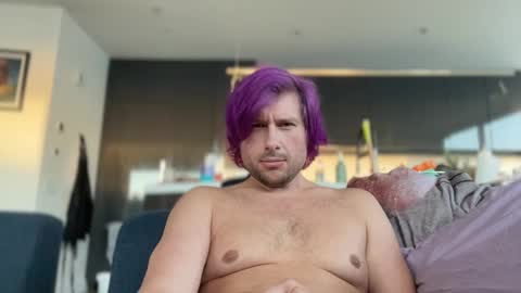 Snapshot of alibastersword chatting on 12-03-24, 12:13 Luke online show from 12-03-24, 12:13