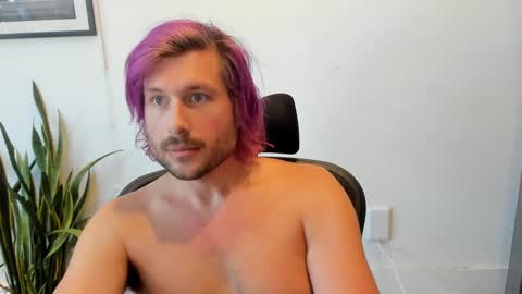 Snapshot of alibastersword chatting on 01-15-25, 10:57 Luke online show from 01-15-25, 10:57