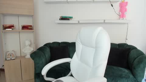 Snapshot of alice23jones chatting on 12-11-24, 05:04 Alice online show from 12-11-24, 05:04