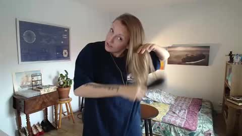 Alice online show from 11-09-25, 10:13