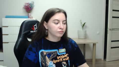 Alice online show from 11-29-25, 05:27