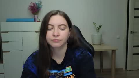 Snapshot of alice_________________________ chatting on 01-05-26, 06:55 Alice online show from 01-05-26, 06:55