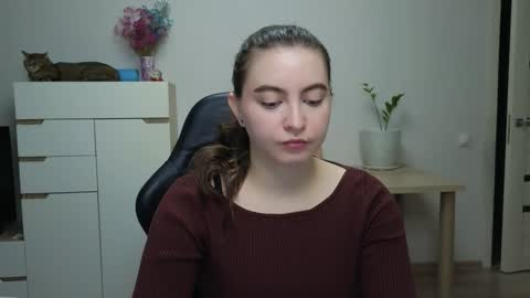 Snapshot of alice_________________________ chatting on 02-08-26, 05:55 Alice online show from 02-08-26, 05:55