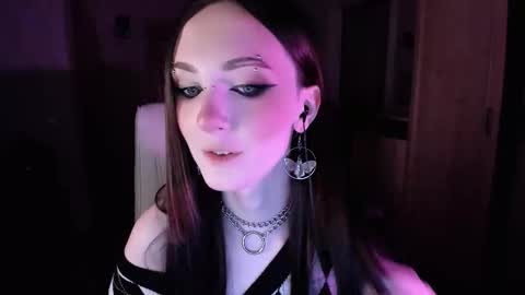 Snapshot of alice__aris chatting on 09-13-25, 07:24 Alice Aris online show from 09-13-25, 07:24