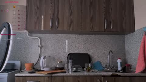 your Alice online show from 02-11-25, 01:20