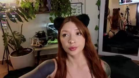 Alicia online show from 10-07-25, 01:58