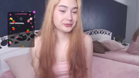 Snapshot of alice_clark13 chatting on 10-24-25, 09:00 Alis online show from 10-24-25, 09:00