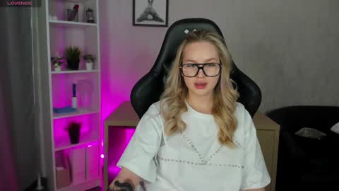 Alice online show from 01-31-25, 01:11