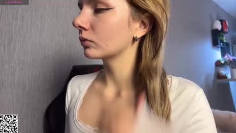 Snapshot of alice_hetfield chatting on 10-13-25, 03:12 My name is Alice find out about me in the Fansly  online show from 10-13-25, 03:12