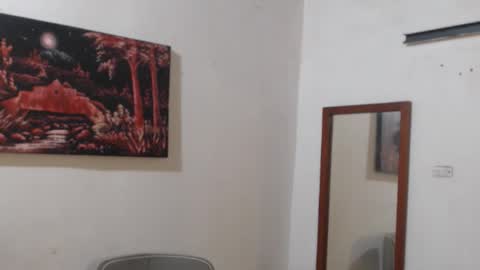 Snapshot of alice_julls chatting on 11-14-25, 07:23 alice online show from 11-14-25, 07:23