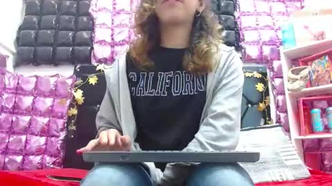 alice online show from 10-10-25, 12:15