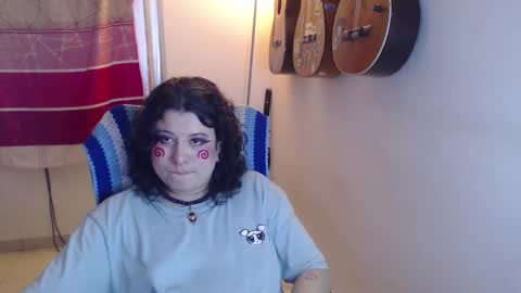 Alicia Aldara online show from 10-15-25, 05:40