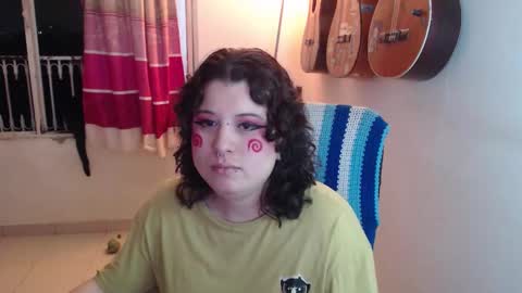 Alicia Aldara online show from 10-18-25, 04:15