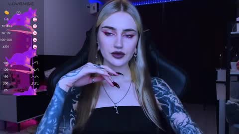 Snapshot of alice_specter chatting on 03-12-25, 05:38 Alice online show from 03-12-25, 05:38