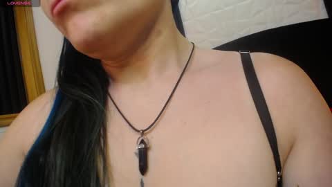 Snapshot of alice_sweetmomma chatting on 12-11-24, 11:32 Alice online show from 12-11-24, 11:32