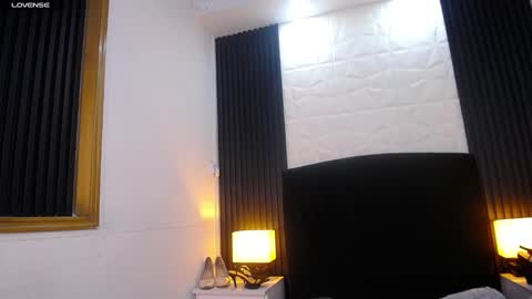 Snapshot of alice_sweetmomma chatting on 12-17-24, 10:22 Alice online show from 12-17-24, 10:22