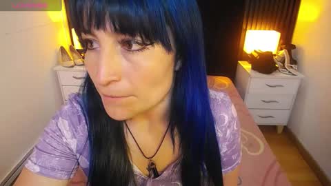 Snapshot of alice_sweetmomma chatting on 12-22-24, 02:06 Alice online show from 12-22-24, 02:06