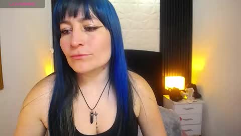 Snapshot of alice_sweetmomma chatting on 12-26-24, 04:25 Alice online show from 12-26-24, 04:25